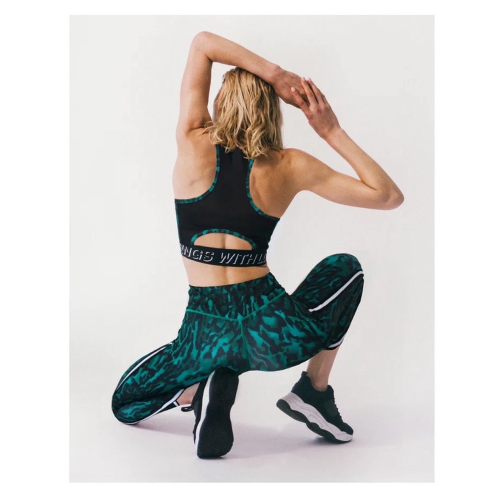 New! PAM & GELA Ocelot Animal Print Cut Out Sports Top Bra - Picture 3 of 8